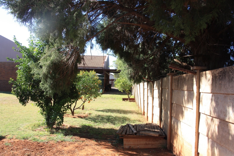  Bedroom Property for Sale in Langenhovenpark Free State